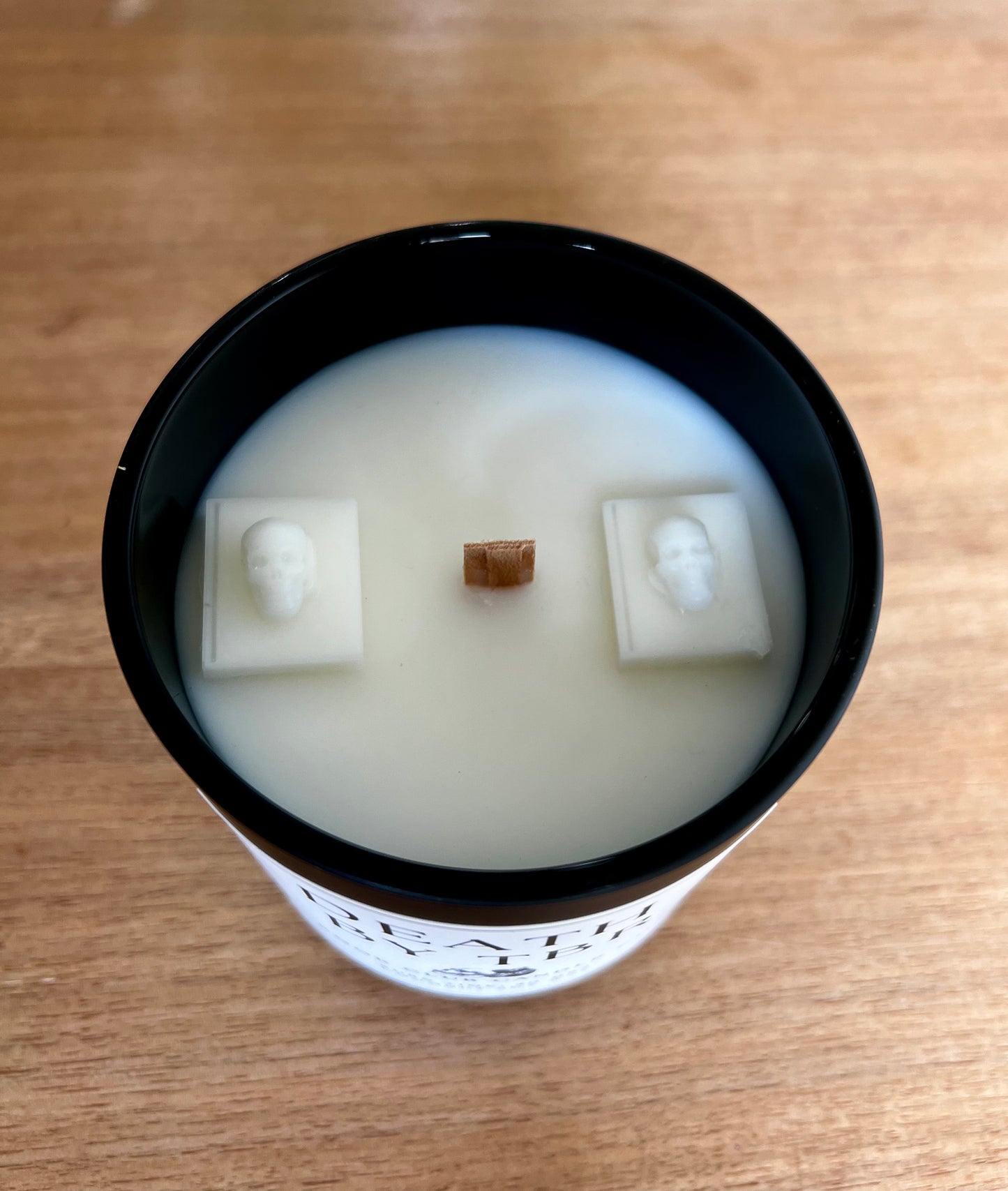 Literary candle - Death by To Be Read